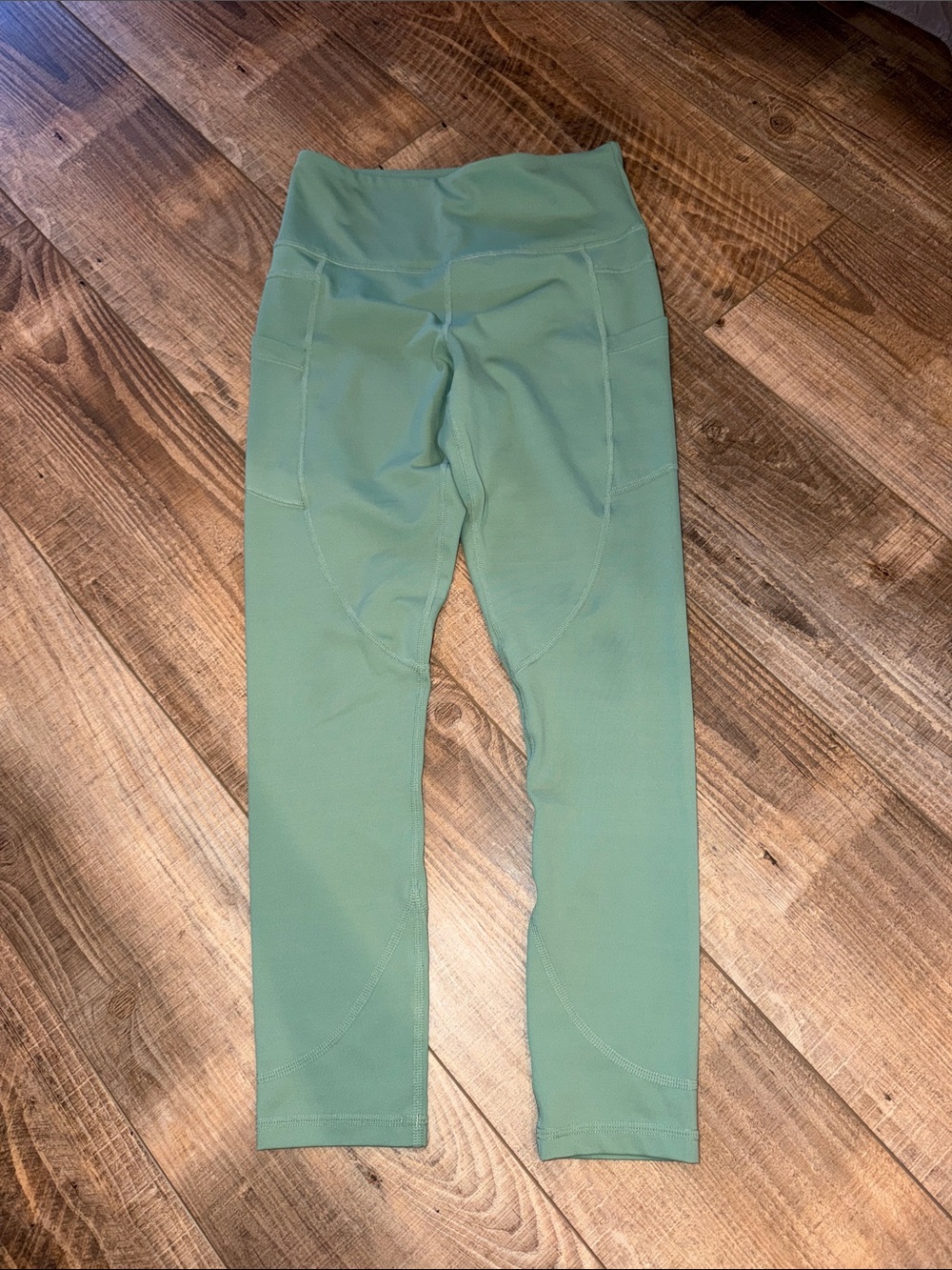 ZYIA Moss Pocket Light n Tight Capri 20” (4)